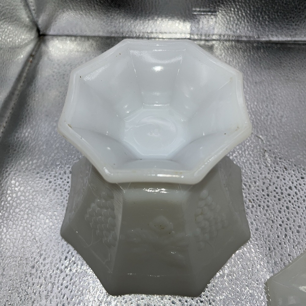 Vintage Anchor Hocking Fire King Milk Glass Candy Dish with Lid Grape Design - Picture 11 of 14